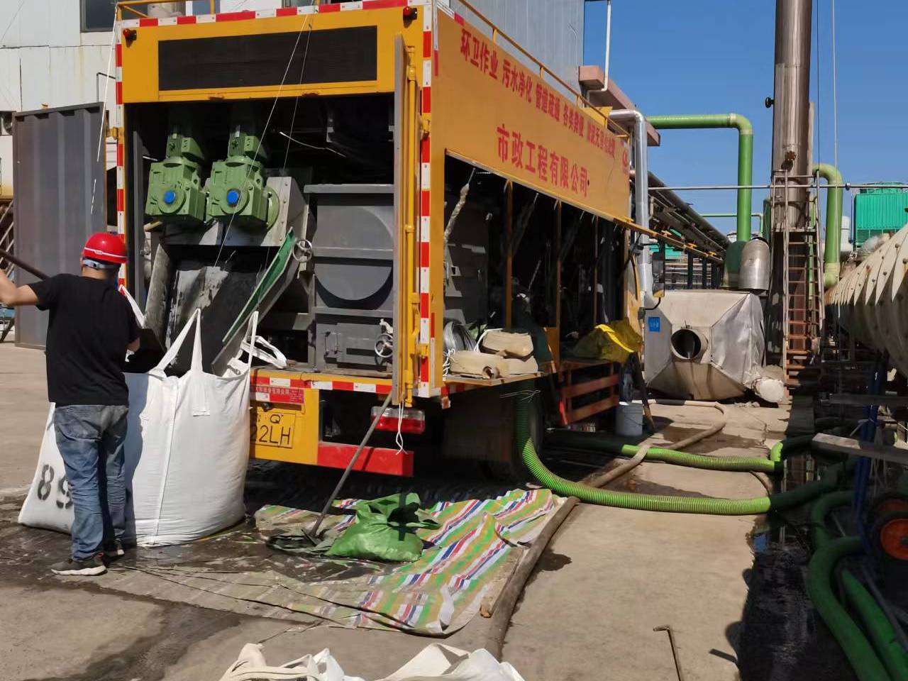 象州淤泥压干处理